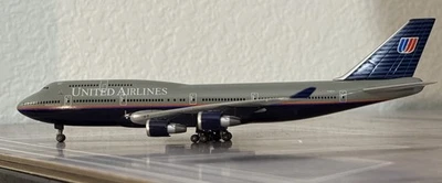 Rare Dragonwings United Airlines 747-400 - Battleship 1:400 - Image 1 of 2