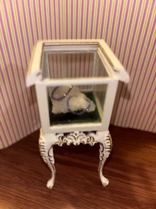 Dollhouse Miniatures Bespaq Ornate Display Case With Glass Jewelry on Quartz - Picture 1 of 12