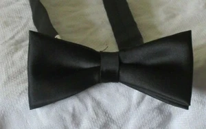 VINTAGE 70s 80s BOW TIE SATIN BLACK TUXEDO ADJUSTABLE UNISEX - Picture 1 of 5