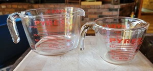 Pyrex Essentials (2-Pack) Glass Measuring Cups Set, (1  & 4 Cup)  BX3 - Picture 1 of 4