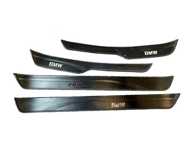 06-11 BMW E90 335 330 328 JUEGO DE 4 CUBIERTAS DE PLACA DE ALFÉIZAR DE PUERTA DELANTERA Y TRASERA OEM Foto 1 de 4