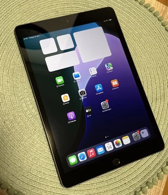 iPad 8th Generation 32GB WiFi Space Gray , Top Zustand!!! - Bild 1 von 4