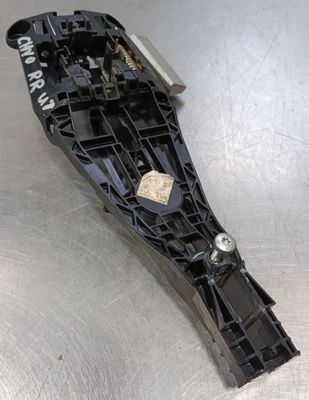 SOPORTE MANIJA EXTERIOR PASAJERO DELANTERO DERECHO CHEVROLET VOLT 2012 42527449 Foto 1 de 4