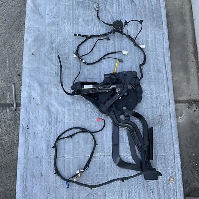 2010-2017 AUDI A5 - LEFT Convertible TOP Hinge Assembly 8F0871349D - Imagem 1 de 4