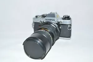Olympus OM-10 with Vivitar Close Focusing 1:3.8 / 70-150 mm Lens TESTED (O-26) - Picture 1 of 9