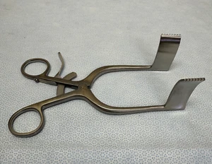 Retractor quirúrgico especial Meyerding Codman SP00052-25 simetría hojas de 50 mm X 20 mm - Imagen 1 de 5