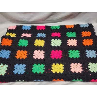 Manta cuadrada de ganchillo afgana multicolor Granny Throw 65"x51" Grannycore Foto 1 de 4