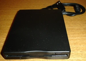 BYTECC BT-144 Slim USB Portable External Floppy Disk Diskette Drive 19303801-19 - Afbeelding 1 van 2