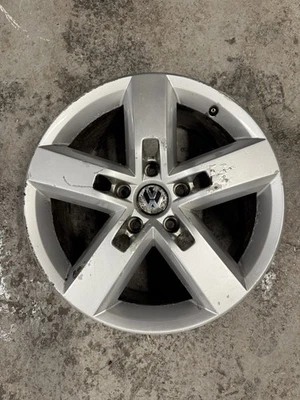 GENUINE VOLKSWAGEN 5X130 5 SPOKE SILVER 19INCH ALLOY WHEEL, TOUAREG 7P6 601 025D - Image 1 of 2