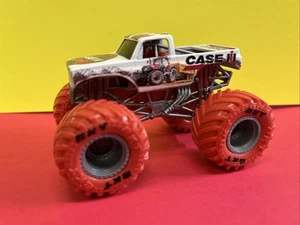 KILLER KUSTOMS CUSTOM MONSTER TRUCK 1/64 Case Tractors Chevy Squarebody - Picture 1 of 5
