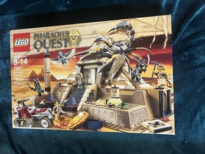 NEU ~ LEGO Pharaoh's Quest - Skorpion Pyramide (7327) 792 Teile ~ FABRIKVERSIEGELT - Bild 1 von 2