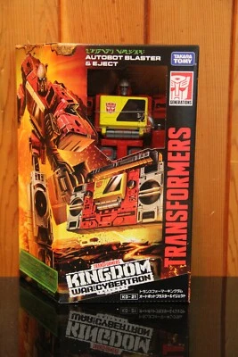 TAKARA TOMY TRANSFORMERS KINGDOM SERIES KD-21 AUTOBOT BLASTER & EJECT - Image 1 of 4