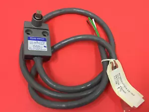 Microinterruptor - P/N: 924CE16-S6 - Interruptor límite - SIN USAR - Imagen 1 de 3