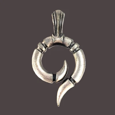 Colgante de peltre BICO Australia diseño urbano tribal BEHROUZ E331 1,75" Foto 1 de 4