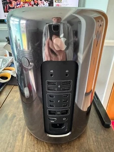 2013 Apple Mac Pro workstation 12 core 2.7GHz CPU + 128GB RAM + 2TB Flash D500 - Afbeelding 1 van 17