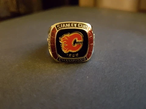 Molson Canadian Calgary Flames Replica Stanley Cup Ring!! Cover