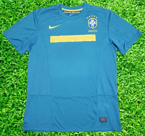 Brazil Soccer Jersey Football Shirt 100% Original Size M 2011 Away USED Cover