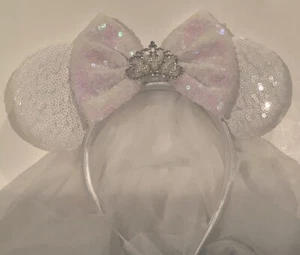 DISNEY White Chiffon Sequins & Tiara BRIDE WEDDING VEIL MINNIE MOUSE EARS NEW! - Imagen 1 de 4