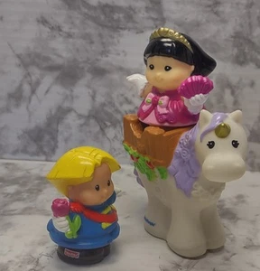 Fisher Price Little People Lil Kingdom Castillo Príncipe y Princesa y Unicornio - Imagen 1 de 9