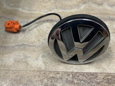 Volkswagen Jetta 1999 2004 MK4 vagón tapa escotilla bloqueo pestillo emblema OEM con sensor Foto 1 de 4