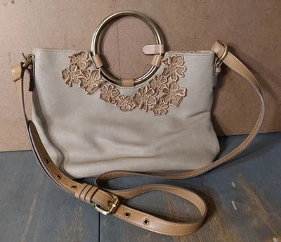 Elle & Jae Gypset Purse Shoulder Bag Vegan Leather Metal Ring Handles Snap Close - Image 1 of 4