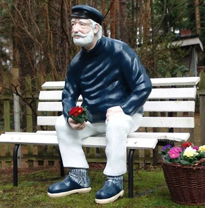 Kapitän sitzend 3D😉 dekomitpfiff.de Seemann Figur Skulptur Deko Garten Terrasse - Picture 1 of 5