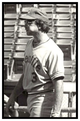Bill Plummer (1978) Seattle Mariners Vintage Baseball Postcard BL2 - Image 1 of 2