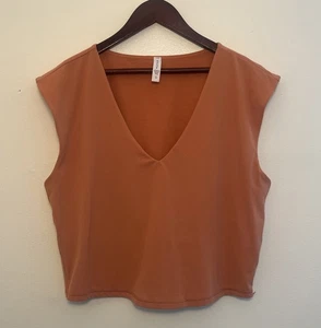 ATHLETA Transcend Cropped Tee w Built In Bra, Baked Clay Orange- XL, UPF 50+ - Picture 1 of 9