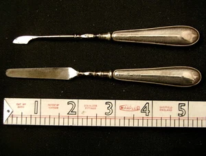 Two Art Deco Silver Handled Manicure Tools Birmingham 1929 - Picture 1 of 4