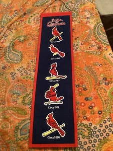 ST LOUIS CARDINALS, BANNER RACHA GANADORA 8"x32" COLECCIÓN COOPERSTOWN/P&H gratis - Imagen 1 de 6