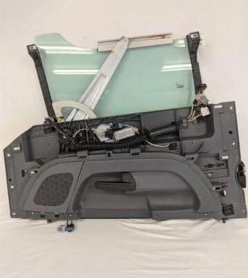 Freightliner Cascadia P3 LH Manual Lock Door Module  P/N  A18-68937-000 Foto 1 de 4