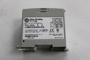 Allen Bradley Micrologix 1200 1762-OW16 Ser.A Rev.A - Picture 1 of 4