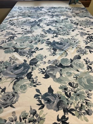 "Cortina de ducha floral vintage - rosas acuarela azul y verde azulado sobre crema 72"" x 72"" Foto 1 de 4