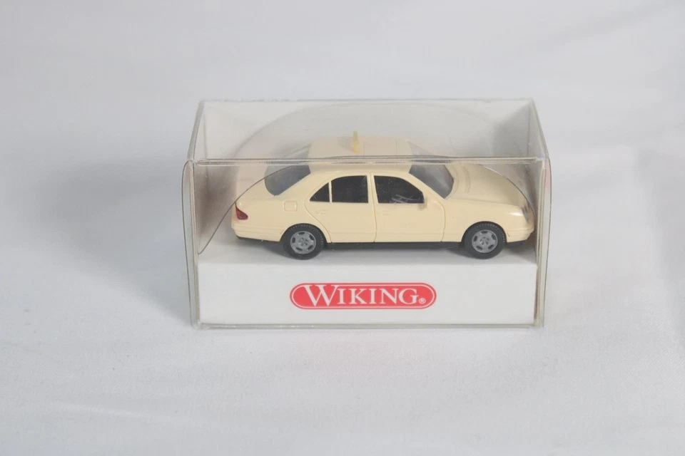 Wiking 1490922 HO Scale Cream Mercedes-Benz 260E Taxi