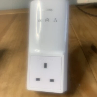 D-Link DHP-306AV 200Mbps Passthrough Powerline Adapter UK Plug - Image 1 of 3