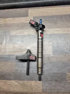 KIA SORENTO MK2 2.2 CRDI FUEL INJECTOR 33800-2F000 - Picture 1 of 7