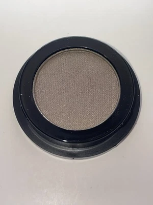 Sombra de ojos en polvo prensado brillo satinado mineral - piedra lunar Foto 1 de 3