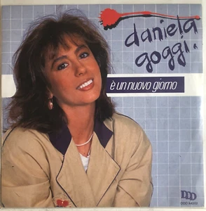 DANIELA GOGGI - E UN NUOVO GIORNO - 1984 ITALIAN 7" SINGLE, PS, DISCO HNRG - Picture 1 of 4