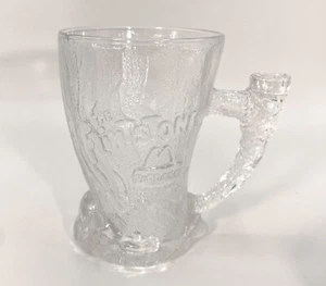 Taza/vidrio esmerilado grabado vintage McDonald's 1993 Picapiedra mamut - Imagen 1 de 13
