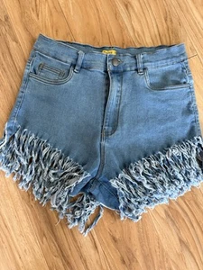 Daisy Shorts Size M Zip Fly Raw 3in Fringed Hem Denim BlueJean Shorts Daisy Duke - Picture 1 of 4