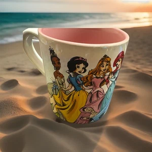 Tazza Principesse Disney con 8 Principesse - Foto 1 di 7