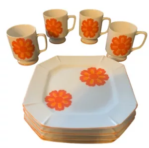 Vintage 1970s Orange Flower Footed Coffee Cups Tea Mugs Saucers MOD MCM 8pc Boho - Picture 1 of 19