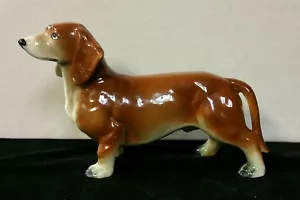 Estatuilla grande de perro salchicha perro macho de porcelana vintage 8"" x 5"" casi como nueva - Imagen 1 de 3