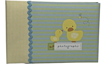 Álbum de fotos Carter's 9" x 6" vintage comporta 30 fotos design de garota pato novo na caixa - Imagem 1 de 4
