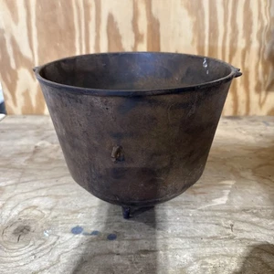 Vintage 3 Legged 10” Cast Iron Pot Cauldron (no Lid) - Picture 1 of 9