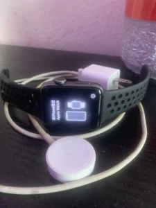 Apple Watch Series 2 GPS, Boîtier en aluminium 42 mm, Noir. EXCELLENT ÉTAT - Photo 1 sur 4