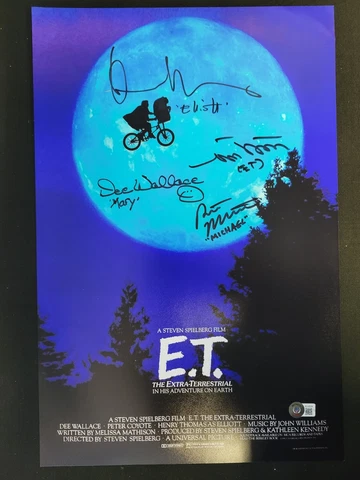 12 "x 18" E.T. Mini Poster with Autographs of 4 Major Cast Members: Beckett 056 Cover