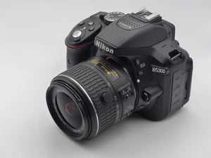 Nikon D 5300 24.2MP Digitalkamera - Schwarz, mit NIKKOR AF-S DX 18-55mm.Art#289 - Bild 1 von 23