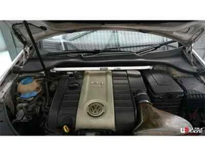 Front Strut Bar For Audi A3 S3 / Skoda Octavia Yeti 2.0 2003-2013 Ultra Racing - Picture 1 of 8