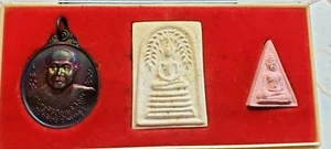 THAILAND BUDDHIST AMULET IN TEMPLE BOX - Picture 1 of 3